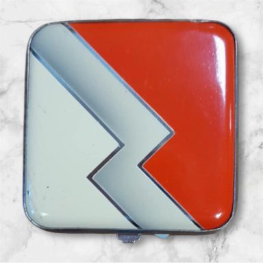 Gwenda Tap Flap square red and cream ziggurat compact
