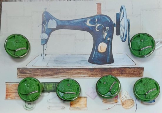 6 green early plastic scottie dog buttons
