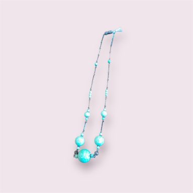 Green glass beads with machine links short necklace
